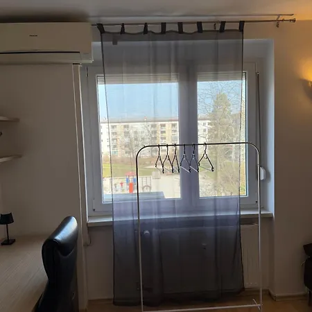 Flat Close To With Private Parking